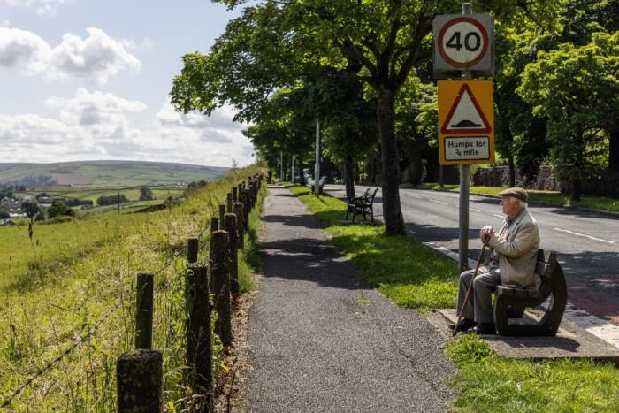 bench-Harewood-brown-recycled-plastic-bench-old-man-lancashire bench-Harewood-brown-recycled-plastic-bench-old-man-lancashire