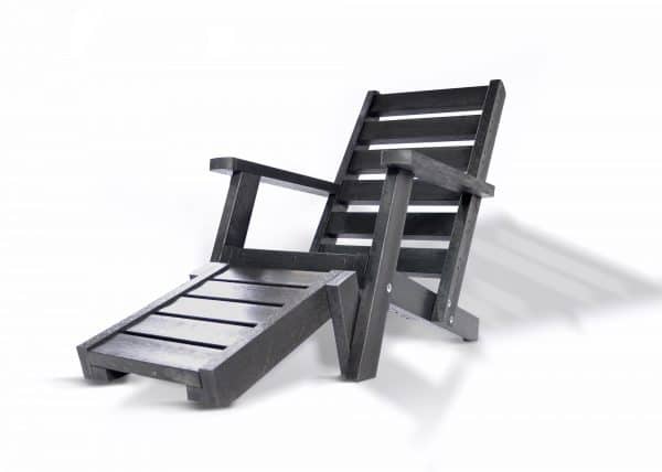 The recycled plastic Rosedale deck chair lounger in black