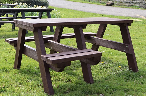 Bradshaw Wheelchair-Accessible picnic table