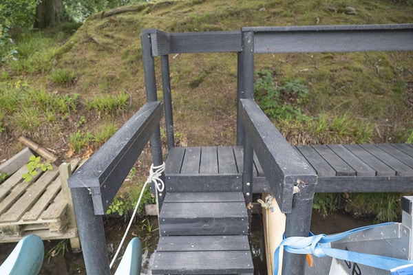 Landing stage corner steps